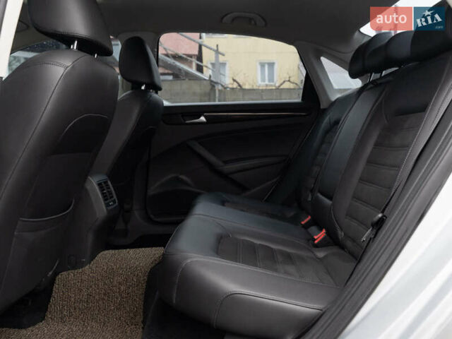 Сірий Фольксваген Пассат, об'ємом двигуна 2 л та пробігом 142 тис. км за 13200 $, фото 31 на Automoto.ua