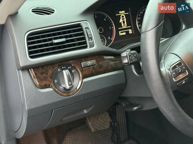 Серый Фольксваген Пассат, объемом двигателя 2 л и пробегом 110 тыс. км за 13200 $, фото 23 на Automoto.ua