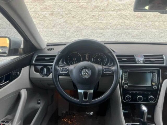 Сірий Фольксваген Пассат, об'ємом двигуна 2 л та пробігом 81 тис. км за 2100 $, фото 9 на Automoto.ua