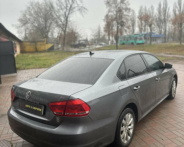 Сірий Фольксваген Пассат, об'ємом двигуна 1.8 л та пробігом 299 тис. км за 9500 $, фото 6 на Automoto.ua