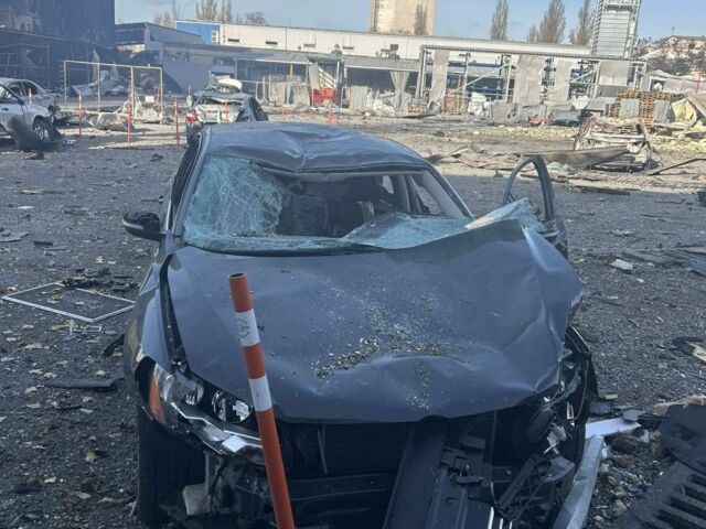 Серый Фольксваген Пассат, объемом двигателя 1.8 л и пробегом 80 тыс. км за 4000 $, фото 5 на Automoto.ua