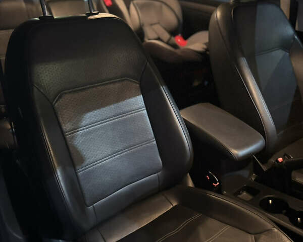 Сірий Фольксваген Пассат, об'ємом двигуна 1.8 л та пробігом 201 тис. км за 9500 $, фото 16 на Automoto.ua