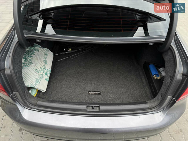 Серый Фольксваген Пассат, объемом двигателя 1.97 л и пробегом 320 тыс. км за 11500 $, фото 25 на Automoto.ua