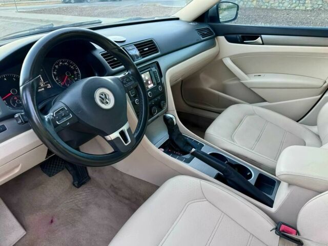 Серый Фольксваген Пассат, объемом двигателя 2.5 л и пробегом 83 тыс. км за 4940 $, фото 6 на Automoto.ua