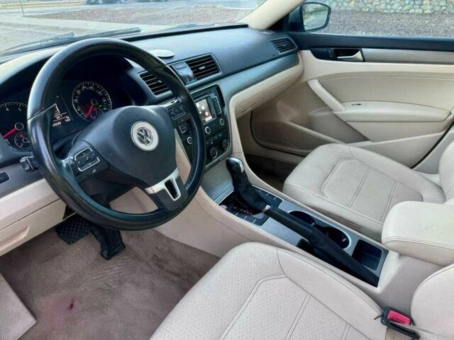 Серый Фольксваген Пассат, объемом двигателя 2.5 л и пробегом 86 тыс. км за 4100 $, фото 7 на Automoto.ua