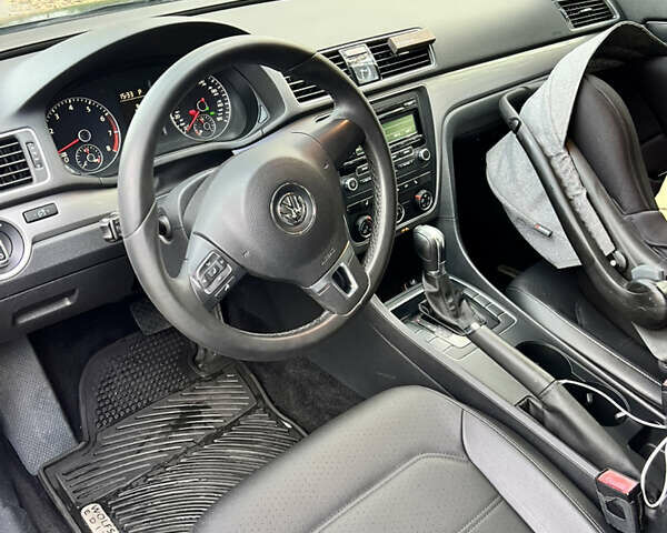 Сірий Фольксваген Пассат, об'ємом двигуна 1.8 л та пробігом 173 тис. км за 9200 $, фото 7 на Automoto.ua