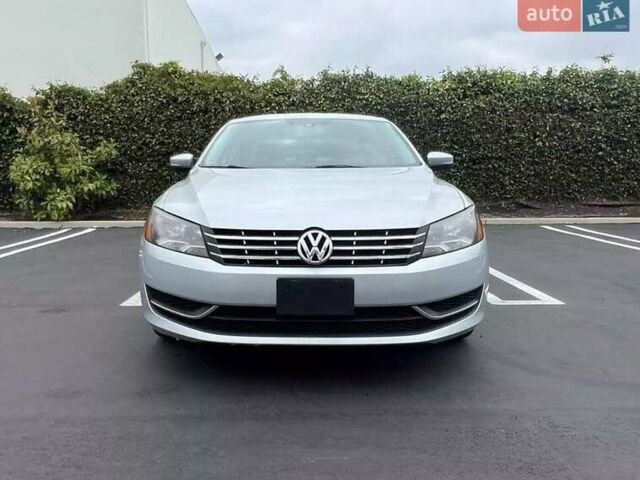 Серый Фольксваген Пассат, объемом двигателя 2 л и пробегом 156 тыс. км за 2000 $, фото 2 на Automoto.ua