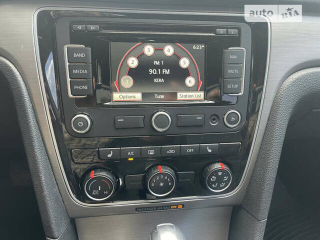 Серый Фольксваген Пассат, объемом двигателя 1.8 л и пробегом 141 тыс. км за 2300 $, фото 22 на Automoto.ua