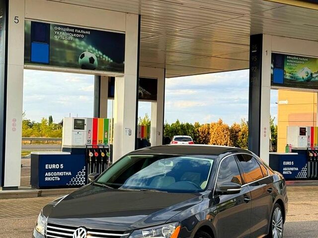 Серый Фольксваген Пассат, объемом двигателя 1.8 л и пробегом 80 тыс. км за 12900 $, фото 2 на Automoto.ua