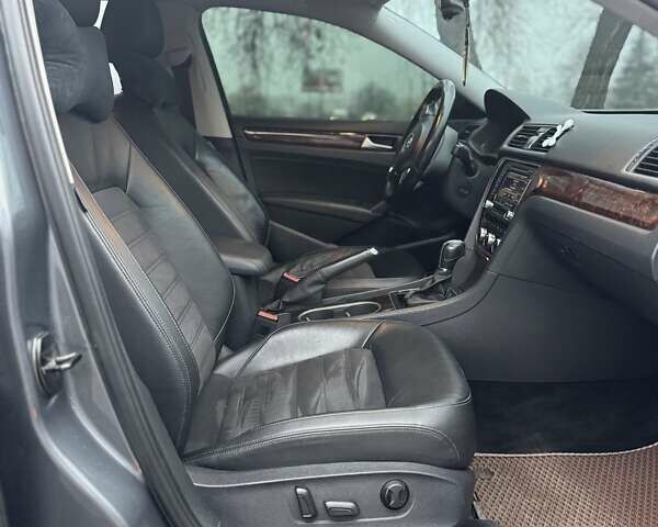 Сірий Фольксваген Пассат, об'ємом двигуна 2 л та пробігом 131 тис. км за 12300 $, фото 8 на Automoto.ua