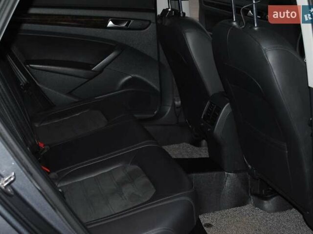 Сірий Фольксваген Пассат, об'ємом двигуна 1.97 л та пробігом 235 тис. км за 12999 $, фото 40 на Automoto.ua