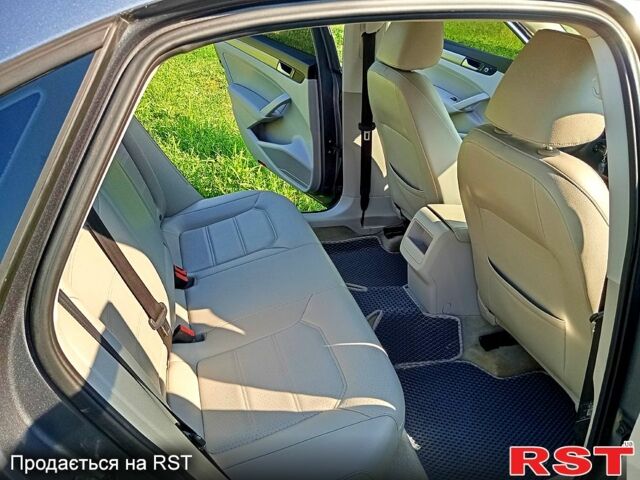 Серый Фольксваген Пассат, объемом двигателя 1.8 л и пробегом 213 тыс. км за 9800 $, фото 4 на Automoto.ua