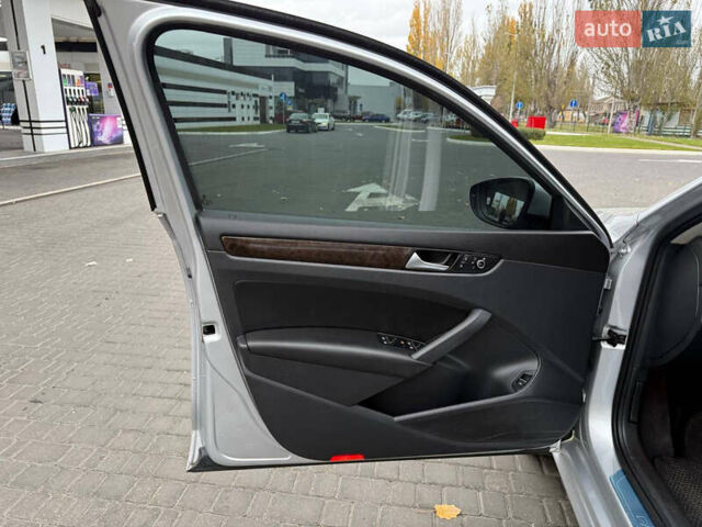 Серый Фольксваген Пассат, объемом двигателя 2 л и пробегом 110 тыс. км за 13200 $, фото 16 на Automoto.ua