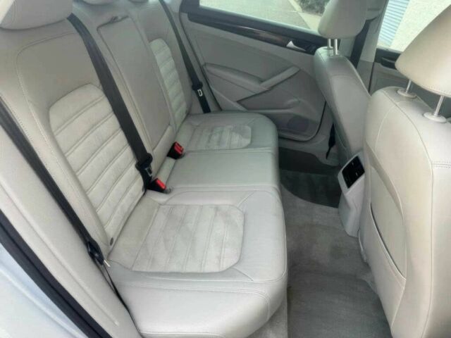 Сірий Фольксваген Пассат, об'ємом двигуна 2 л та пробігом 81 тис. км за 2100 $, фото 10 на Automoto.ua