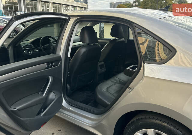 Серый Фольксваген Пассат, объемом двигателя 1.8 л и пробегом 150 тыс. км за 11200 $, фото 36 на Automoto.ua