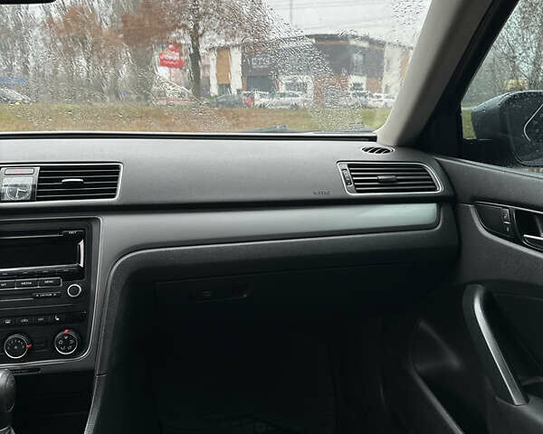 Сірий Фольксваген Пассат, об'ємом двигуна 1.8 л та пробігом 299 тис. км за 9500 $, фото 18 на Automoto.ua