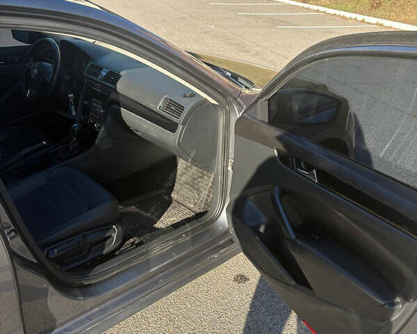 Серый Фольксваген Пассат, объемом двигателя 1.8 л и пробегом 170 тыс. км за 9500 $, фото 15 на Automoto.ua