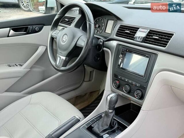 Сірий Фольксваген Пассат, об'ємом двигуна 1.8 л та пробігом 135 тис. км за 12000 $, фото 30 на Automoto.ua