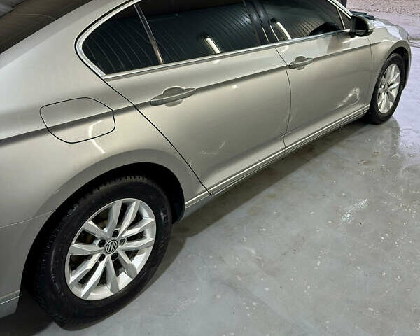 Серый Фольксваген Пассат, объемом двигателя 1.97 л и пробегом 225 тыс. км за 16800 $, фото 10 на Automoto.ua