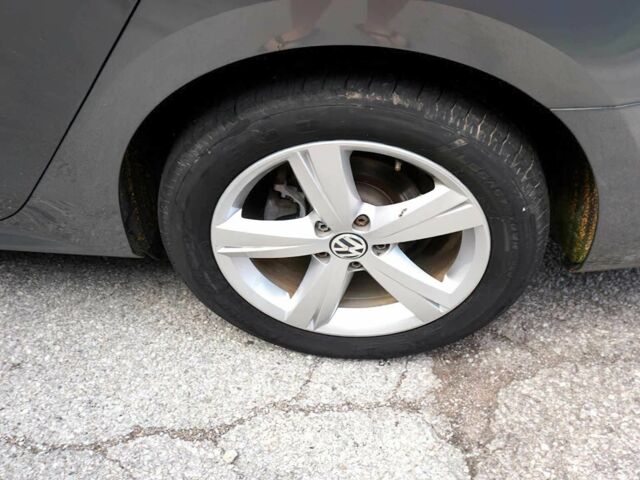 Серый Фольксваген Пассат, объемом двигателя 1.8 л и пробегом 77 тыс. км за 5300 $, фото 12 на Automoto.ua