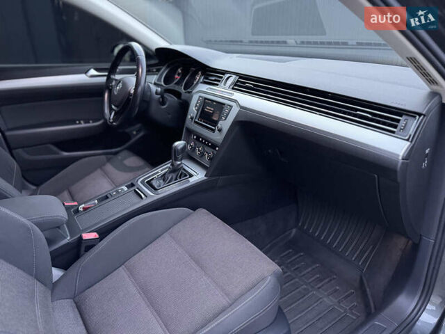 Серый Фольксваген Пассат, объемом двигателя 2 л и пробегом 264 тыс. км за 15850 $, фото 15 на Automoto.ua