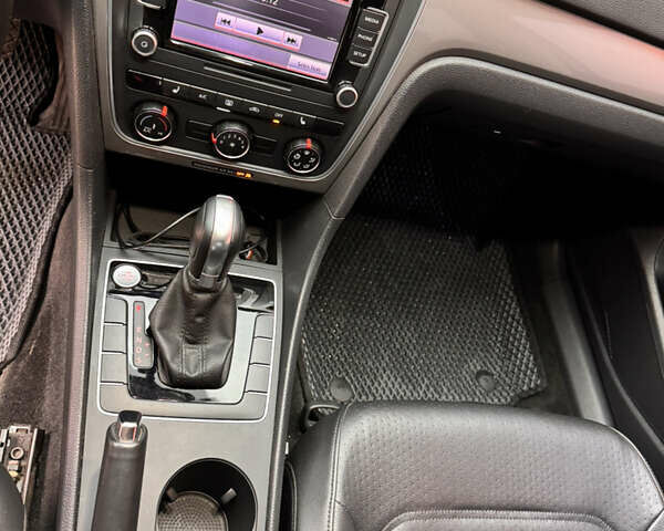 Сірий Фольксваген Пассат, об'ємом двигуна 1.8 л та пробігом 172 тис. км за 11000 $, фото 24 на Automoto.ua