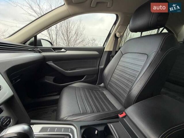 Сірий Фольксваген Пассат, об'ємом двигуна 1.97 л та пробігом 257 тис. км за 16900 $, фото 63 на Automoto.ua