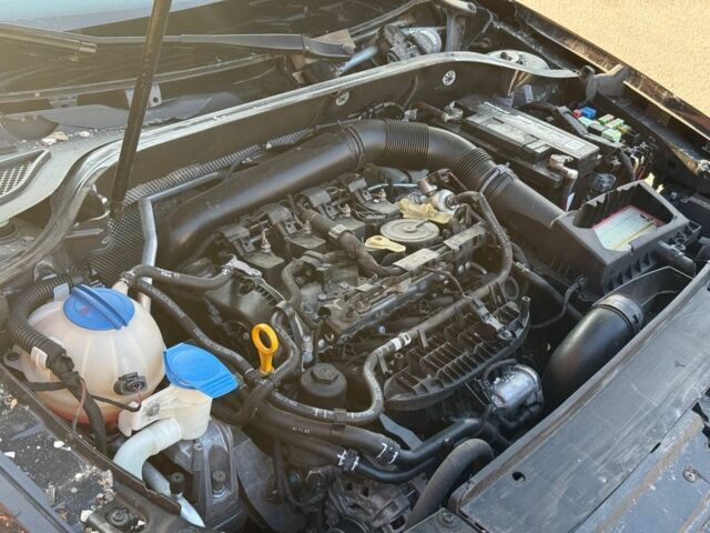 Серый Фольксваген Пассат, объемом двигателя 1.8 л и пробегом 82 тыс. км за 4200 $, фото 6 на Automoto.ua