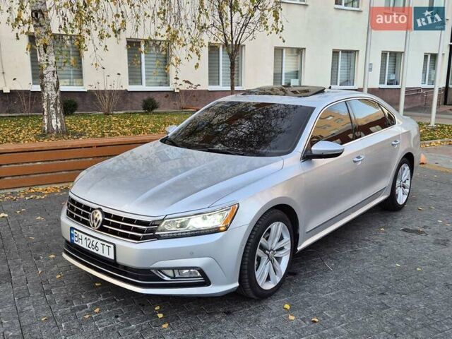 Серый Фольксваген Пассат, объемом двигателя 3.6 л и пробегом 125 тыс. км за 11900 $, фото 2 на Automoto.ua