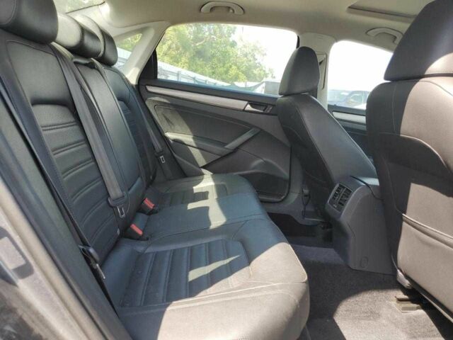 Серый Фольксваген Пассат, объемом двигателя 0 л и пробегом 120 тыс. км за 3000 $, фото 8 на Automoto.ua