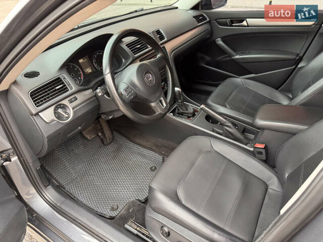 Сірий Фольксваген Пассат, об'ємом двигуна 1.8 л та пробігом 172 тис. км за 11000 $, фото 14 на Automoto.ua