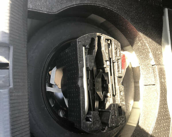 Фольксваген Пассат 2015 в Черкассах на Automoto.ua Серый Фольксваген Пассат, объемом двигателя 1.8 л и пробегом 232 тыс. км за 10700 $, фото 14 на Automoto.ua