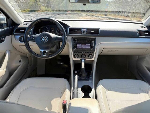 Серый Фольксваген Пассат, объемом двигателя 1.8 л и пробегом 71 тыс. км за 2150 $, фото 8 на Automoto.ua