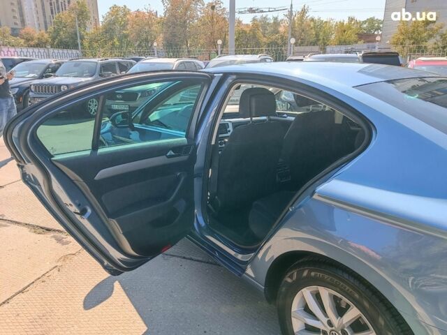 Серый Фольксваген Пассат, объемом двигателя 2.4 л и пробегом 96 тыс. км за 17440 $, фото 12 на Automoto.ua