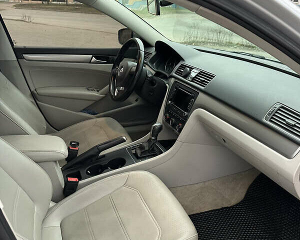 Серый Фольксваген Пассат, объемом двигателя 1.8 л и пробегом 184 тыс. км за 8800 $, фото 9 на Automoto.ua