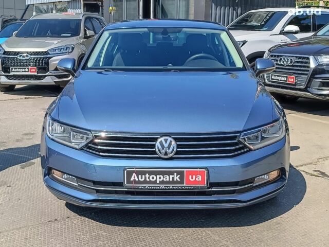 Серый Фольксваген Пассат, объемом двигателя 2.4 л и пробегом 96 тыс. км за 17440 $, фото 1 на Automoto.ua