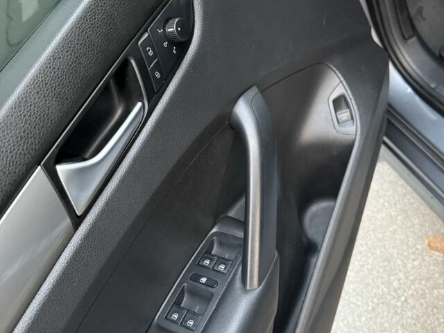 Сірий Фольксваген Пассат, об'ємом двигуна 1.8 л та пробігом 200 тис. км за 8500 $, фото 5 на Automoto.ua