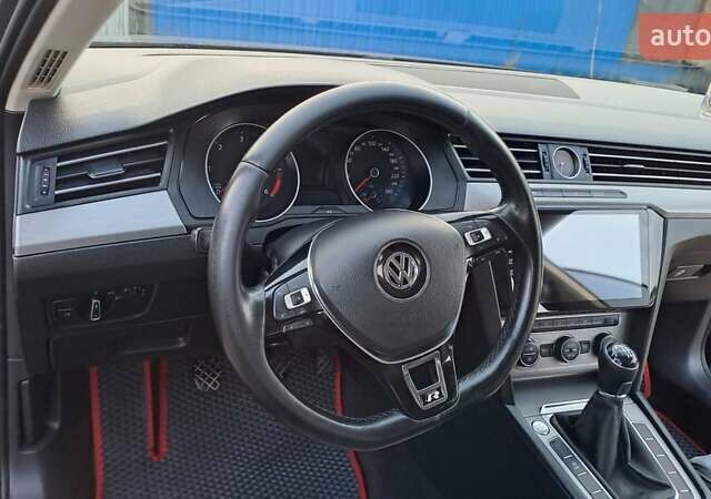 Серый Фольксваген Пассат, объемом двигателя 1.97 л и пробегом 280 тыс. км за 14800 $, фото 7 на Automoto.ua