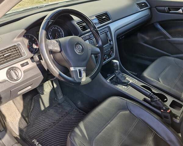 Серый Фольксваген Пассат, объемом двигателя 1.8 л и пробегом 215 тыс. км за 10500 $, фото 6 на Automoto.ua