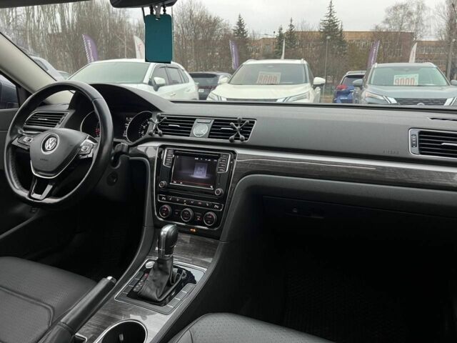 Серый Фольксваген Пассат, объемом двигателя 1.8 л и пробегом 173 тыс. км за 13300 $, фото 16 на Automoto.ua