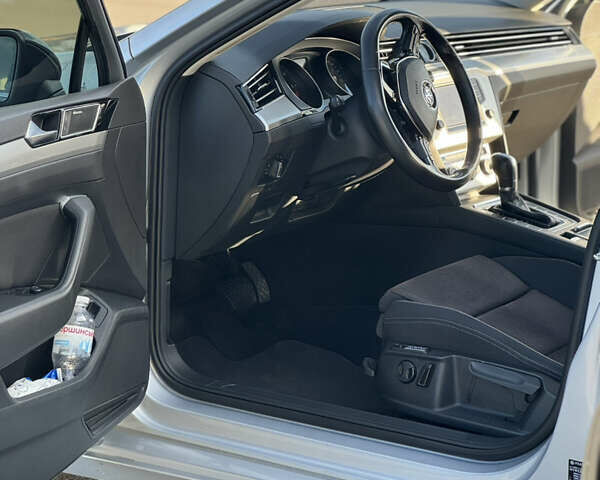 Серый Фольксваген Пассат, объемом двигателя 2 л и пробегом 310 тыс. км за 16100 $, фото 12 на Automoto.ua