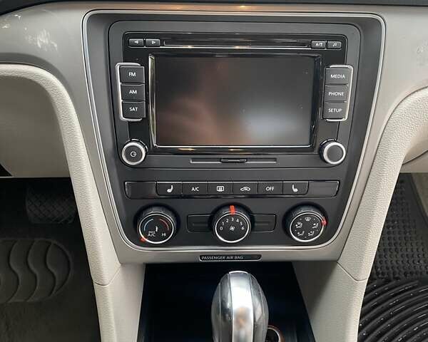 Сірий Фольксваген Пассат, об'ємом двигуна 1.8 л та пробігом 130 тис. км за 11990 $, фото 15 на Automoto.ua