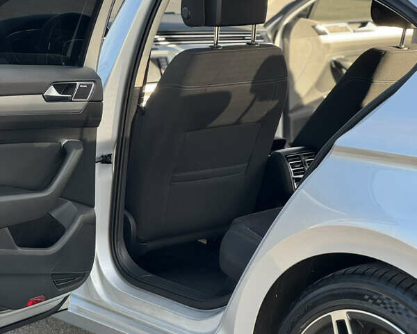 Серый Фольксваген Пассат, объемом двигателя 1.97 л и пробегом 257 тыс. км за 16500 $, фото 15 на Automoto.ua