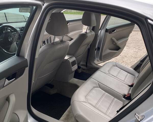 Сірий Фольксваген Пассат, об'ємом двигуна 1.8 л та пробігом 130 тис. км за 11990 $, фото 10 на Automoto.ua