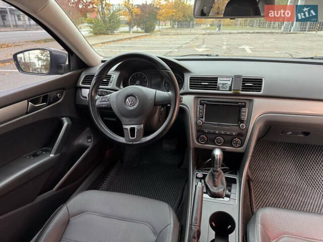 Сірий Фольксваген Пассат, об'ємом двигуна 1.8 л та пробігом 172 тис. км за 11000 $, фото 10 на Automoto.ua
