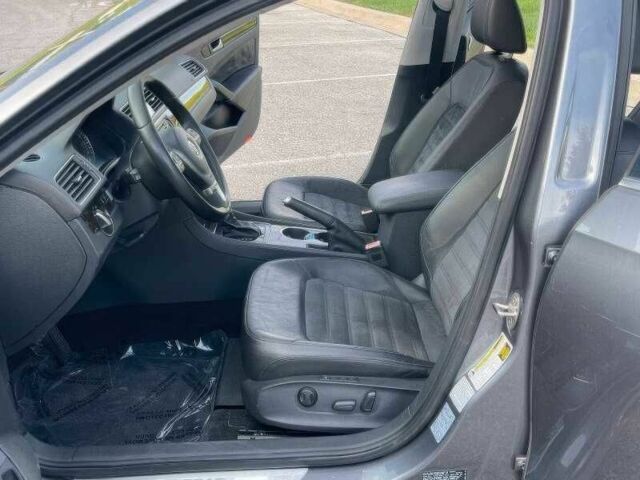 Сірий Фольксваген Пассат, об'ємом двигуна 2 л та пробігом 145 тис. км за 5700 $, фото 8 на Automoto.ua