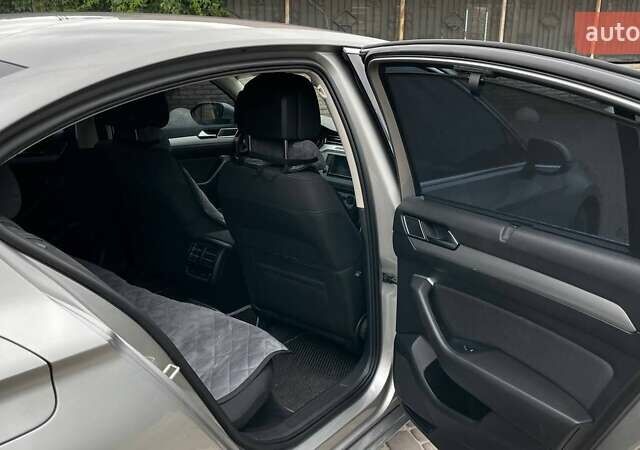 Серый Фольксваген Пассат, объемом двигателя 2 л и пробегом 240 тыс. км за 15500 $, фото 7 на Automoto.ua