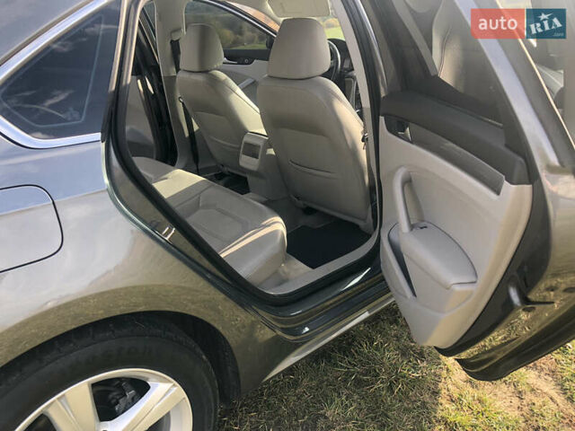 Серый Фольксваген Пассат, объемом двигателя 1.8 л и пробегом 202 тыс. км за 11500 $, фото 13 на Automoto.ua