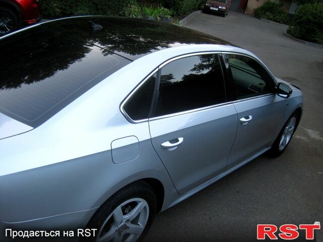 Серый Фольксваген Пассат, объемом двигателя 1.8 л и пробегом 230 тыс. км за 8850 $, фото 1 на Automoto.ua