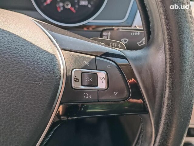 Серый Фольксваген Пассат, объемом двигателя 2.4 л и пробегом 96 тыс. км за 17440 $, фото 27 на Automoto.ua